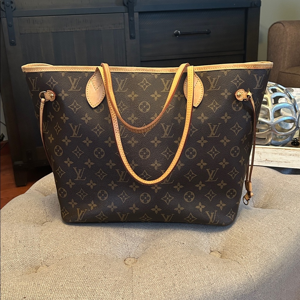 Louis Vuitton Neverfull Beige Monogram MM shoulder bag - Picture 4 of 16